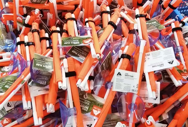 Gahumi Case-walmart custom suction cup flag-05.jpg